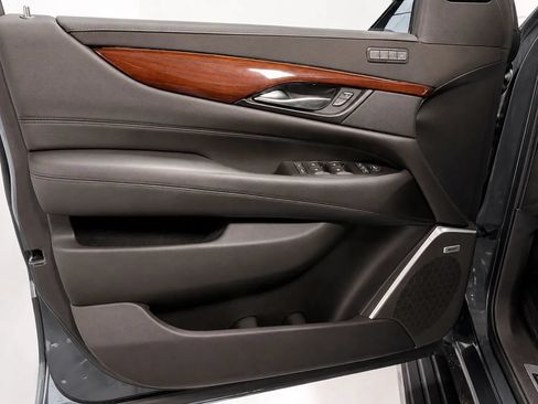 Used 2019 Cadillac Escalade ESV Premium Luxury AWD/4WD image 14