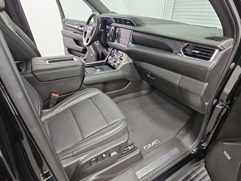 Used 2023 GMC Yukon XL Denali AWD/4WD image 44