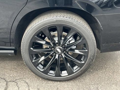 Used 2025 Cadillac Escalade Sport Platinum w/ LPO, ONYX Package image 11