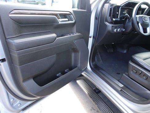 Used 2023 GMC Sierra 1500 Elevation image 14