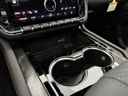 New 2026 GMC Yukon AT4 w/ AT4 Premium Plus Package AWD/4WD image 34