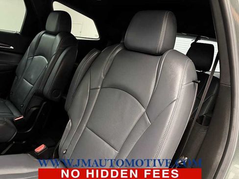 Used 2022 Buick Enclave Essence w/ Experience Buick Package AWD/4WD image 16