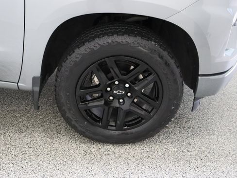 Used 2023 Chevrolet Silverado 1500 Custom w/ LPO, Dark Essentials Package RWD image 5