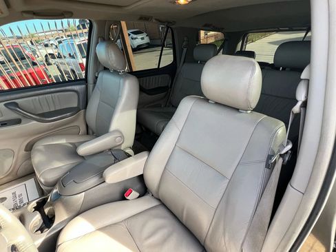 Used 2006 Toyota Sequoia Limited image 16