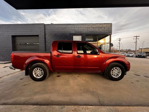 Used 2019 Nissan Frontier SV w/ Value Truck Package image 9