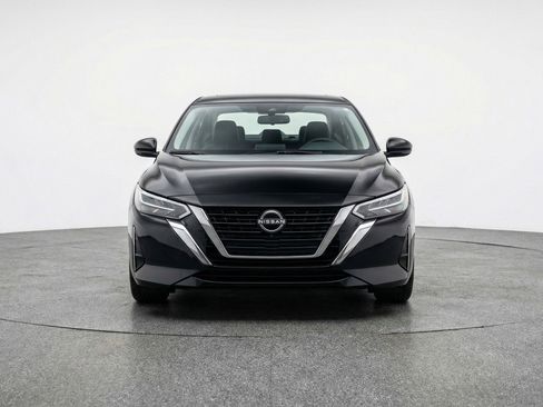 Used 2025 Nissan Sentra SV FWD image 2