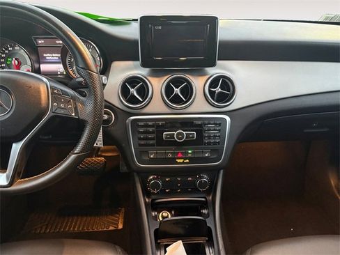 Used 2014 Mercedes-Benz CLA 250 4MATIC image 11