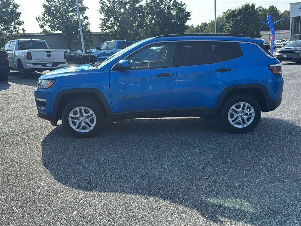 Used 2020 Jeep Compass Sport w/ Safety & Security Group AWD/4WD image 2