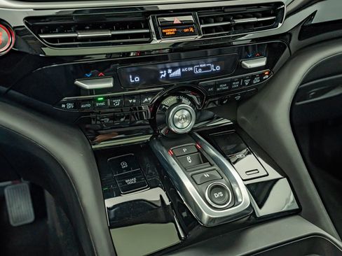 Certified 2026 Acura MDX SH-AWD w/ Technology Package image 27