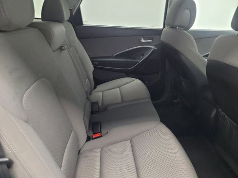 Used 2017 Hyundai Santa Fe SE image 19