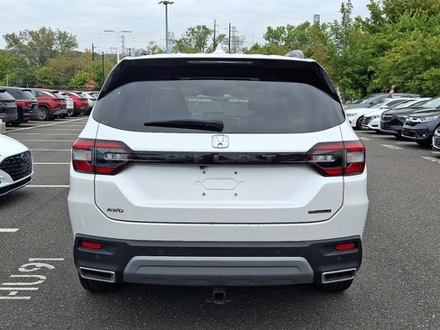 Certified 2023 Honda Pilot Touring image 5