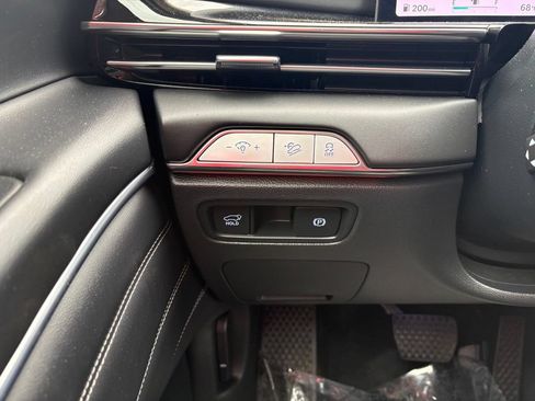 Used 2025 Genesis GV80 2.5T Standard AWD/4WD image 23
