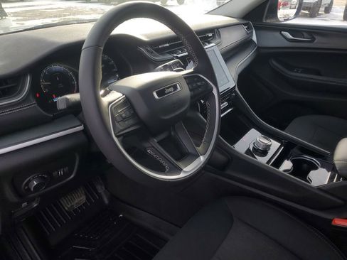 Used 2023 Jeep Grand Cherokee L Laredo w/ Luxury Tech Group I image 32