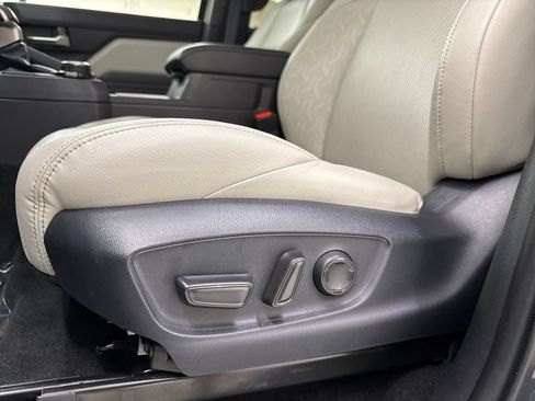 Used 2024 Toyota Tacoma Limited AWD/4WD image 17