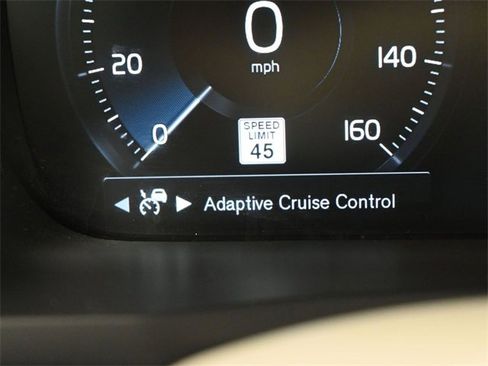 Used 2022 Volvo XC90 T6 Momentum w/ Climate Package image 27