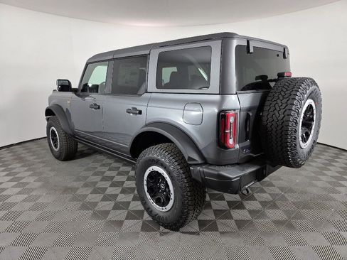 Used 2025 Ford Bronco Badlands image 3