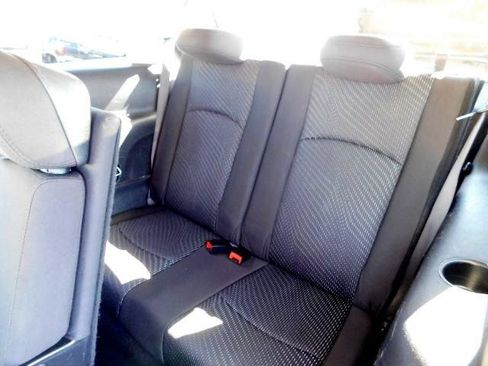 Used 2017 Dodge Journey SXT w/ Comfort/Convenience Group image 16