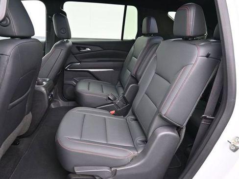 Used 2024 Chevrolet Traverse Z71 image 27