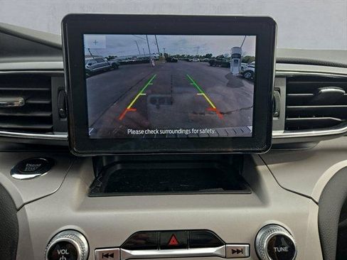 Certified 2023 Ford Explorer XLT w/ Equipment Group 202A AWD/4WD image 19