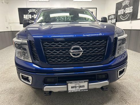 Used 2018 Nissan Titan PRO-4X w/ Pro-4x Convenience Package AWD/4WD image 2