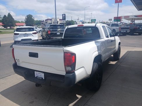 Used 2019 Toyota Tacoma SR AWD/4WD image 5