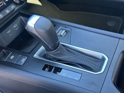 Used 2026 Nissan Kicks SV image 32