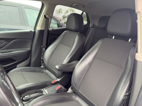 Used 2022 Buick Encore Preferred w/ Safety Package image 11