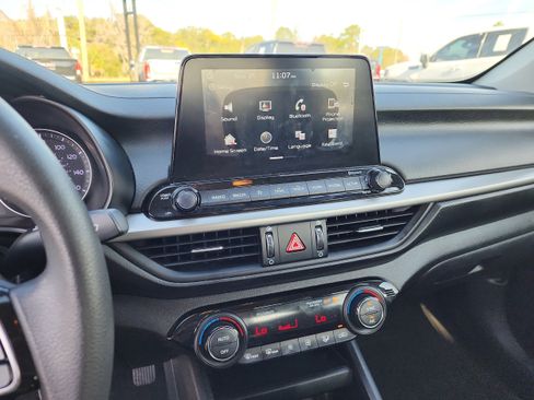 Used 2019 Kia Forte LXS image 18