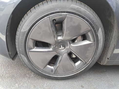 Used 2023 Tesla Model 3 Standard Range image 3