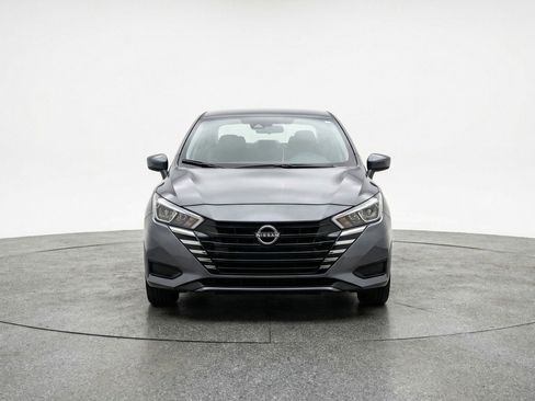 Used 2025 Nissan Versa SV FWD image 2
