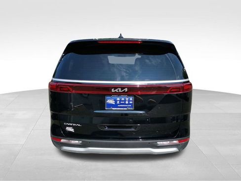 Used 2023 Kia Carnival LX image 27