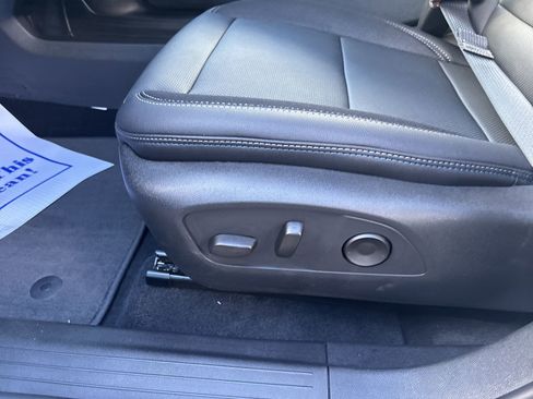 New 2026 Chevrolet Equinox EV LT image 15