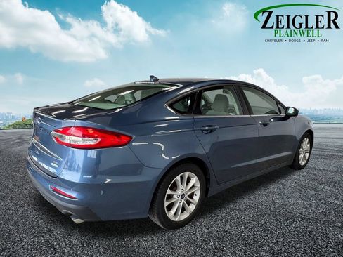 Used 2019 Ford Fusion SE FWD image 6