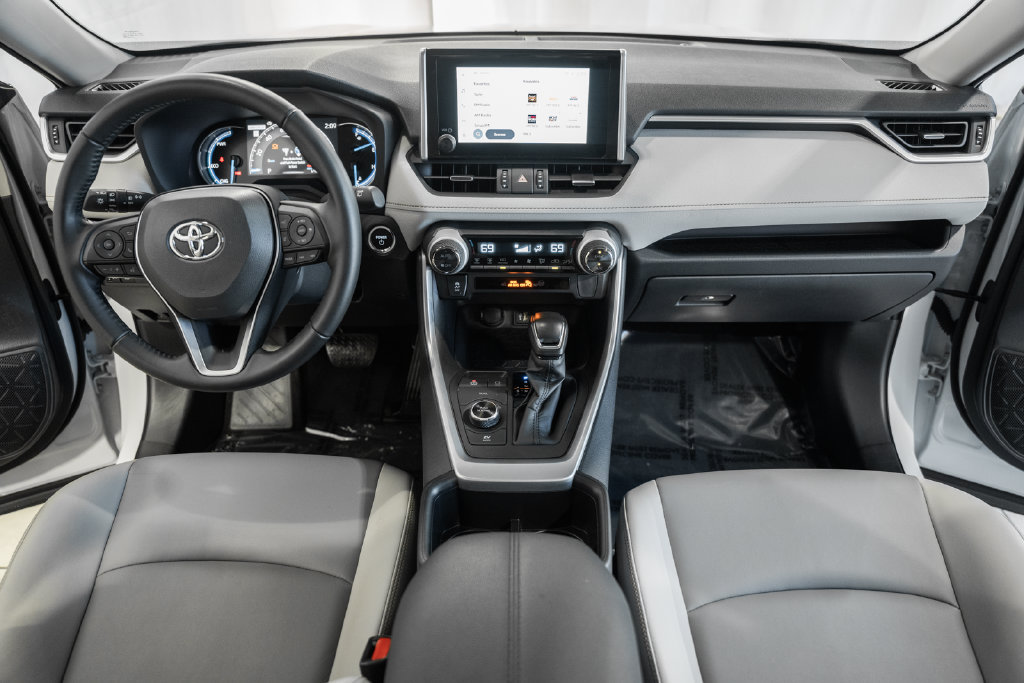 Certified 2025 Toyota RAV4 XLE Premium AWD/4WD image 18