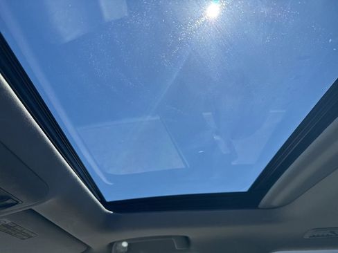 Used 2010 Lexus LX 570 4WD image 6