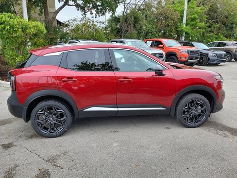 New 2026 Nissan Kicks SR FWD image 9