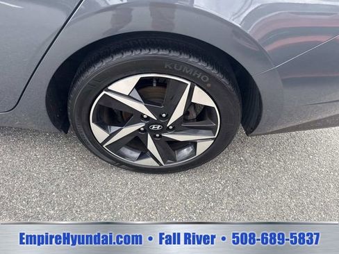 Used 2023 Hyundai Elantra Limited w/ Cargo Package FWD image 12
