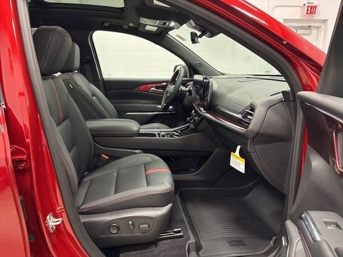 New 2026 Chevrolet Traverse RS w/ LPO, Floor Liner Package image 32