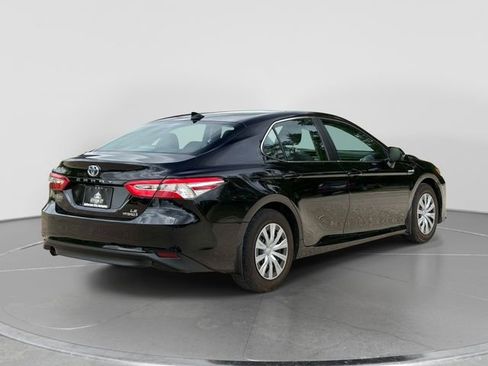 Used 2020 Toyota Camry LE FWD image 4