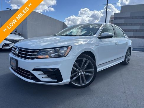 Used 2017 Volkswagen Passat 1.8T R-Line image 1
