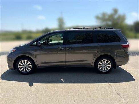 Certified 2017 Toyota Sienna XLE AWD/4WD image 1