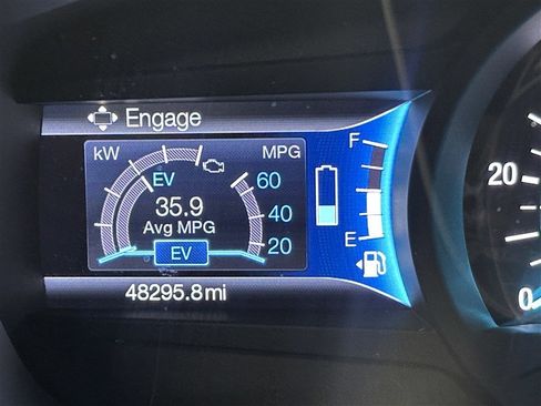 Used 2017 Ford Fusion Energi SE image 27