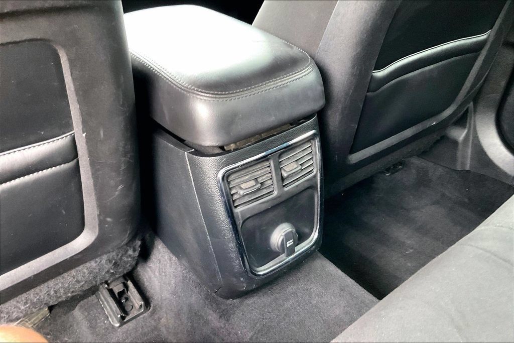 Used 2014 Dodge Charger SE RWD image 11