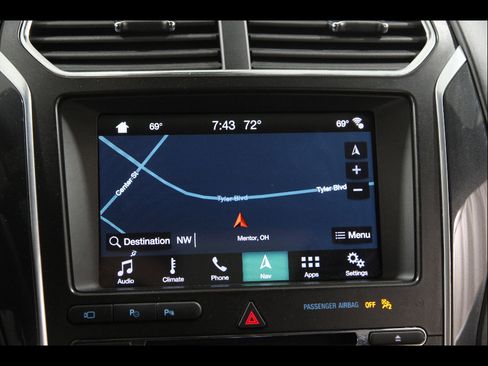 Used 2018 Ford Explorer Platinum AWD/4WD image 14
