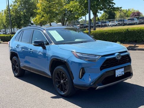 Used 2022 Toyota RAV4 XSE AWD/4WD image 2