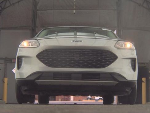 Used 2022 Ford Escape SE image 4