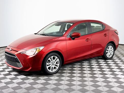 Used 2017 Toyota Yaris iA image 4