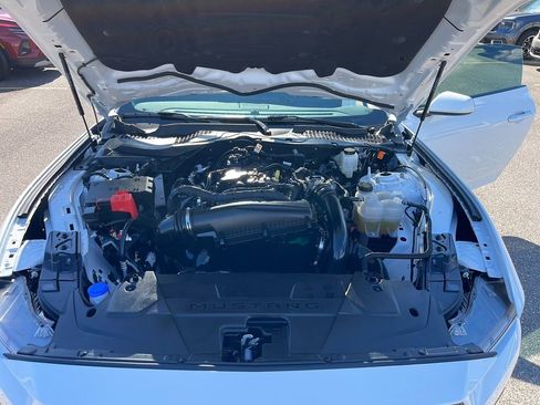 Certified 2025 Ford Mustang Coupe image 33