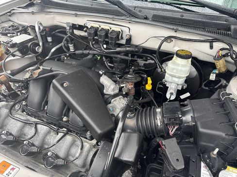 Used 2005 Ford Escape XLT image 13