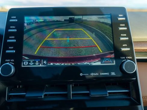 Used 2020 Toyota Avalon Limited image 30